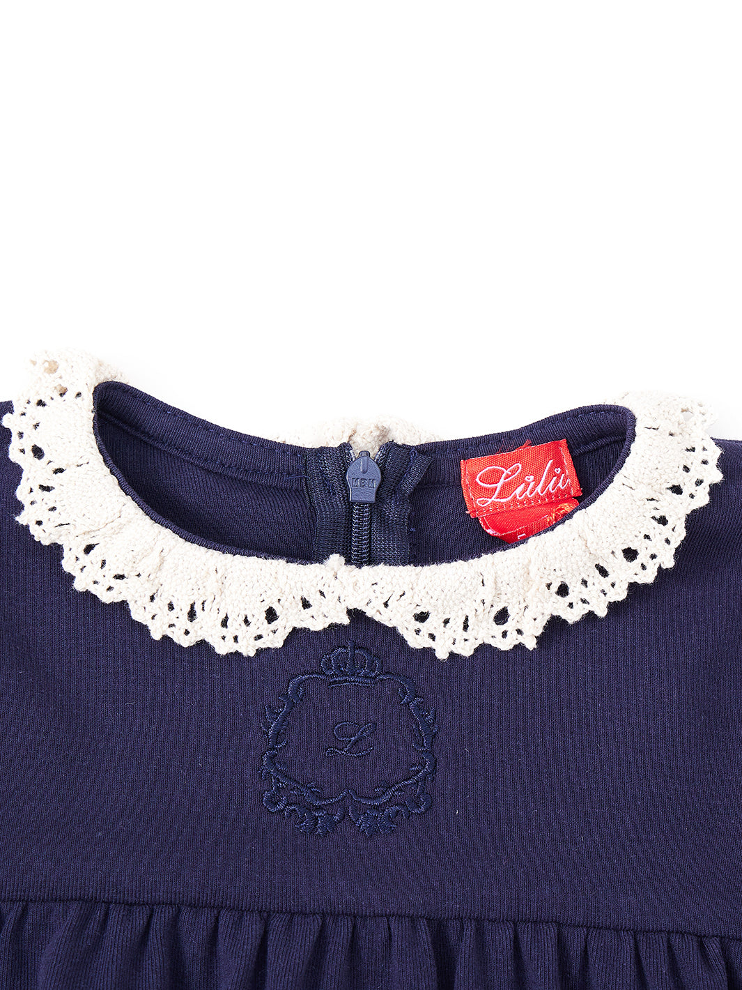 Collar Emblem Robe